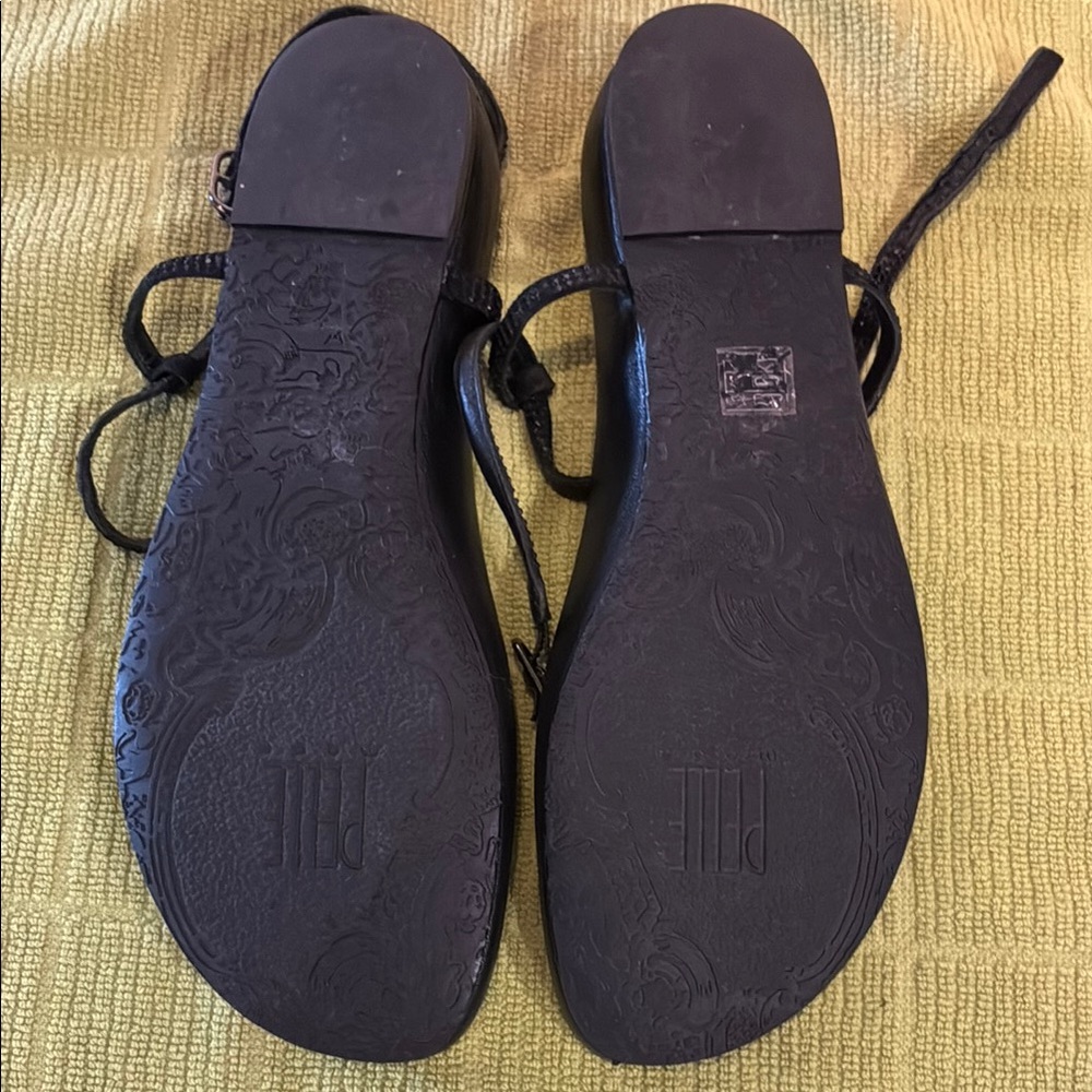 Pelle Moda Black Sandals, Size 7 1/2 - Picture 3 of 6